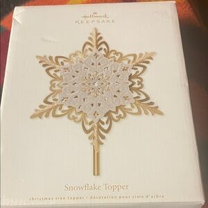 Hallmark Keepsake Gold and White Snowflake Cake Topper